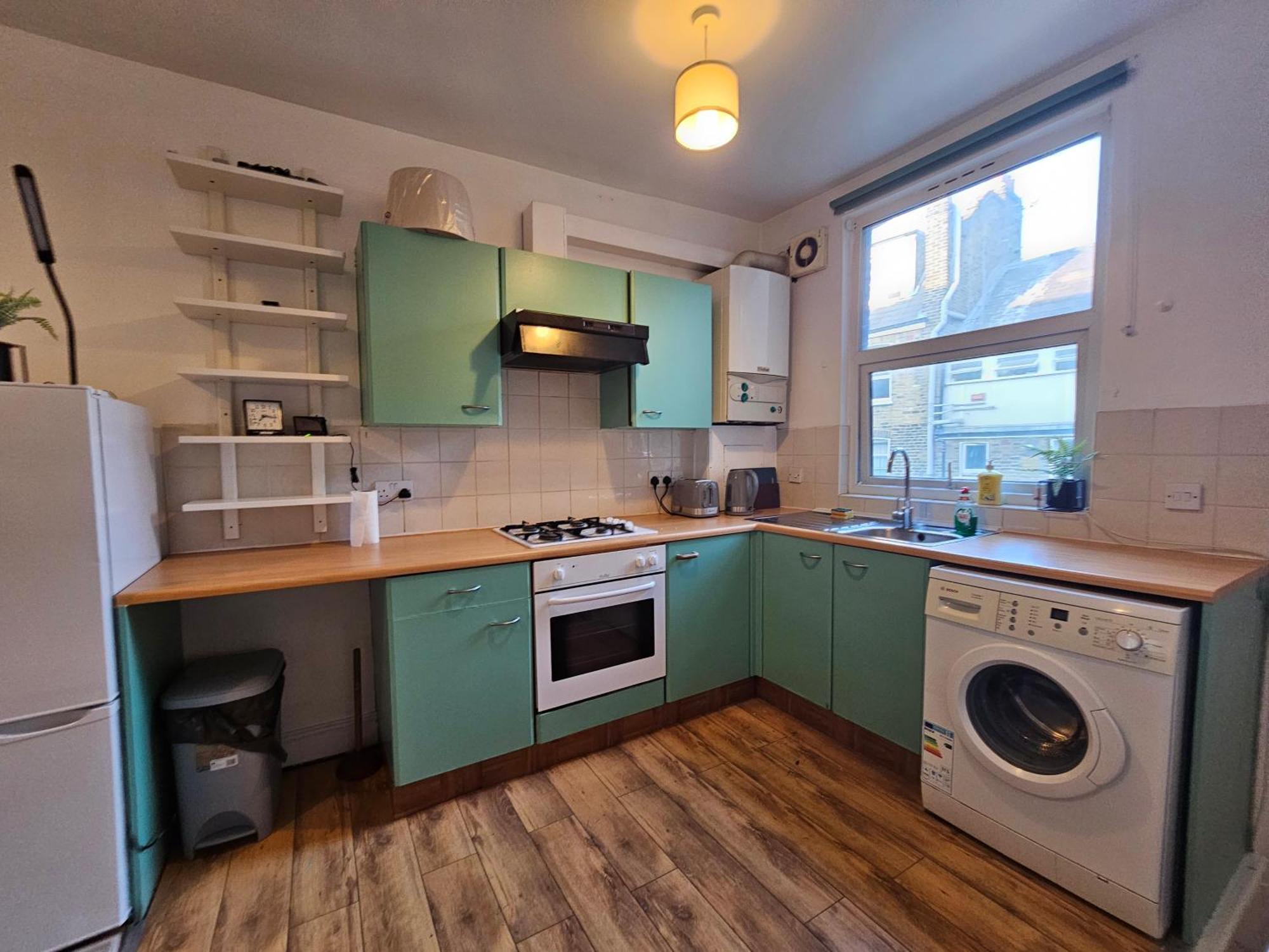 Aldgate Apartment
